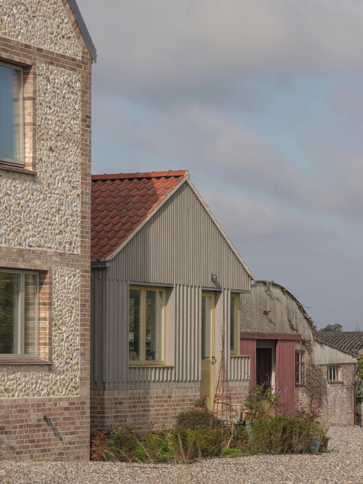 Contemporary Farmhouse / Ashworth Parkes Architects - Exterior Photography, Facade, Brick