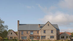 Contemporary Farmhouse / Ashworth Parkes Architects