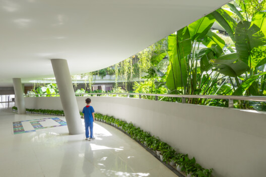 Shenzhen Hongling Education Group Huafu Experimental School / UASZ Shenzhen Hongling Education Group Huafu Experimental School / UASZ - Interior Photography, Garden