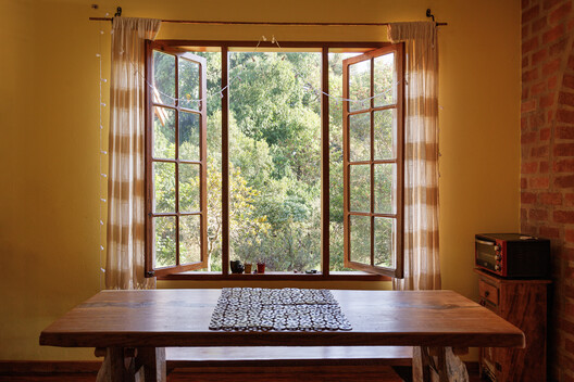 Casa de Campo / Teresa Borsoi Arquitetura - Fotografia de Interiores, Madeira, Iluminação, Vidro, Cadeira