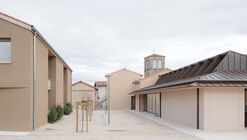 Saint-George-Haute-Ville Town Center / Link architectes + FAB Architects
