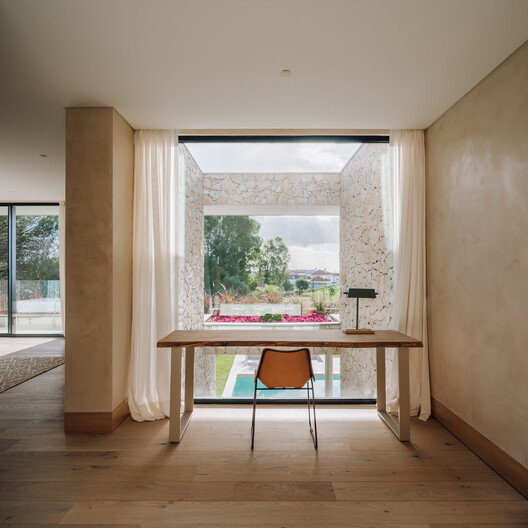 Casa Abuxarda 1 / Fragmentos - Fotografía interior, Madera, Sillas