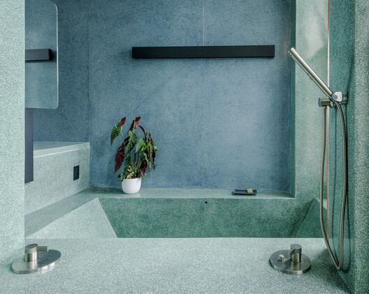 Copan D Apartment / Sabiá Arquitetos + Trema Arquitetura Copan D Apartment / Sabiá Arquitetos + Trema Arquitetura - Interior Photography, Bathroom, Bathtub, Sink