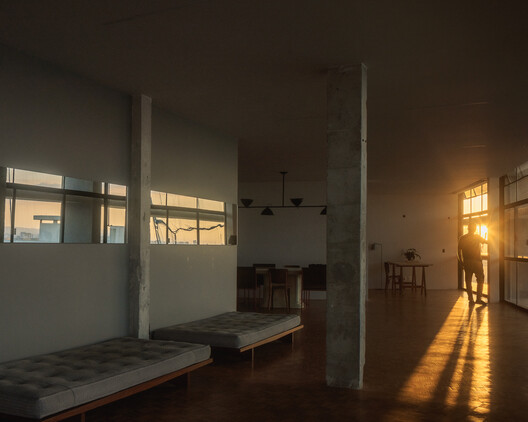 Copan D Apartment / Sabiá Arquitetos + Trema Arquitetura Copan D Apartment / Sabiá Arquitetos + Trema Arquitetura - Interior Photography, Wood, Lighting, Glass, Chair