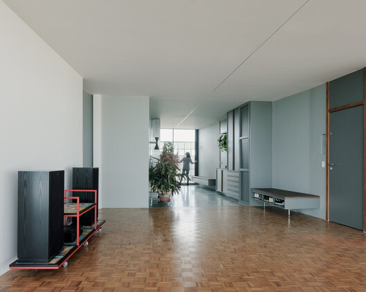Copan D Apartment / Sabiá Arquitetos + Trema Arquitetura Copan D Apartment / Sabiá Arquitetos + Trema Arquitetura - Interior Photography, Glass, Chair