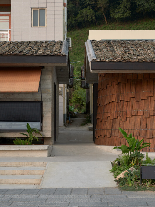 Tree Tavern & Cave Teahouse / ARC Z Architects + Practice on Earth Tree Tavern & Cave Teahouse / ARC Z Architects + Practice on Earth - Exterior Photography, Wood