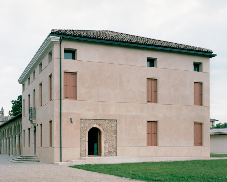 Vis-à-Vis Venitian Villa / RigonSimonetti - Exterior Photography, Concrete