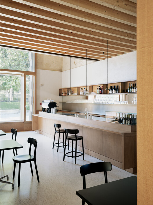 Vis-à-Vis Venitian Villa / RigonSimonetti Vis-à-Vis Venitian Villa / RigonSimonetti - Interior Photography, Kitchen, Wood, Table, Countertop, Chair