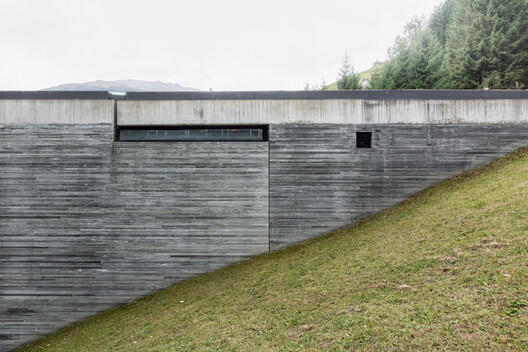 Thick Walls and Deep Openings: When Architecture Rediscovers Mass - Image 23 of 24