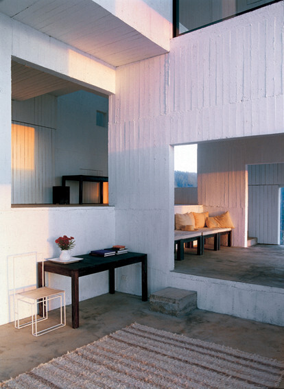 Thick Walls and Deep Openings: When Architecture Rediscovers Mass - Image 18 of 24
