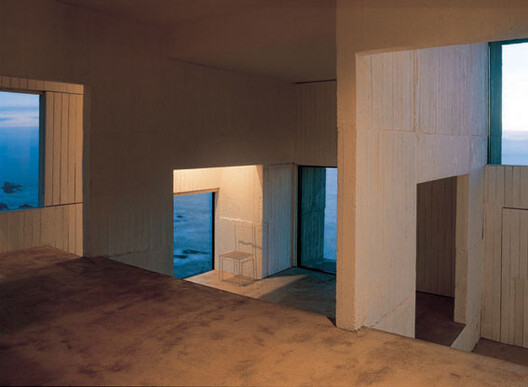 Thick Walls and Deep Openings: When Architecture Rediscovers Mass - Image 14 of 24