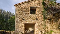 Casa Mínima: una rehabilitación EnerPHit en el paisaje pasiego/ Estudio Mínima