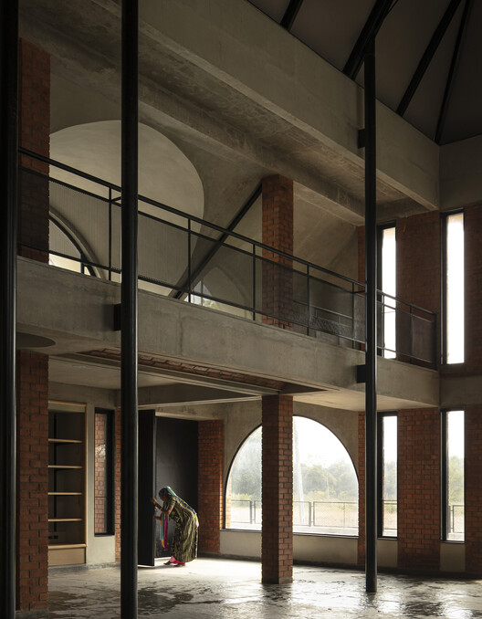 Studio ALT / Rushnaiwala Architects - Interior Photography, Column, Glass, Beam