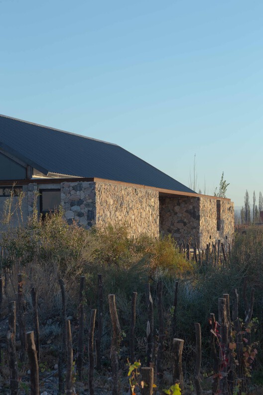 Escala Humana Wines Winery / Monte Arquitectura de Autor + Rare Studio Experimental + Unamuno Arquitectura - Exterior Photography