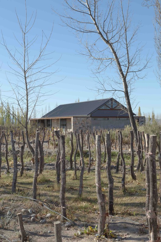 Escala Humana Wines Winery / Monte Arquitectura de Autor + Rare Studio Experimental + Unamuno Arquitectura - Exterior Photography