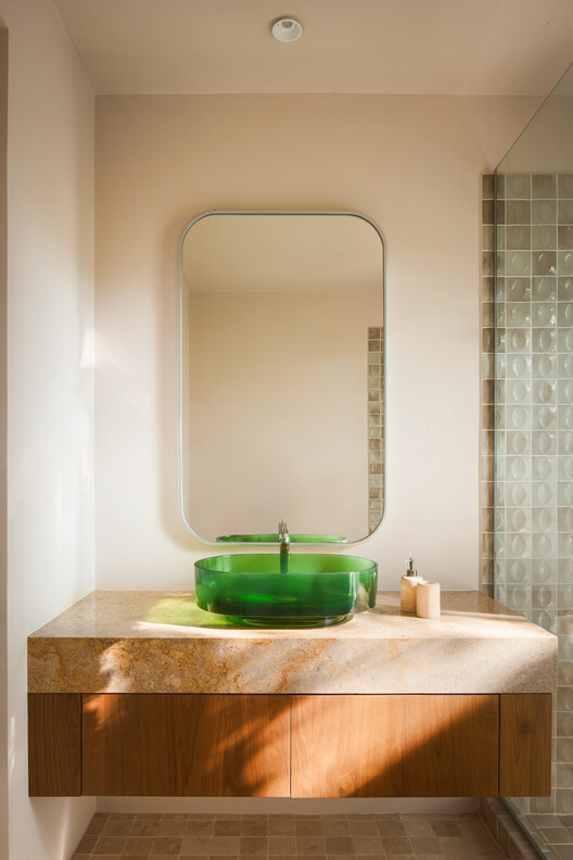 Tres Pochotes House / FAMM Arquitectura Tres Pochotes House / FAMM Arquitectura - Interior Photography, Bathroom, Sink, Lighting, Countertop, Glass
