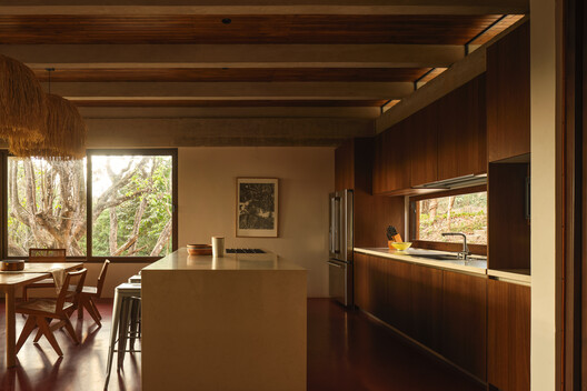 Tres Pochotes House / FAMM Arquitectura Tres Pochotes House / FAMM Arquitectura - Interior Photography, Kitchen, Wood, Chair, Countertop
