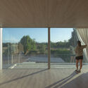Office above the Pool / Modulito Estudio + atelier industrial - Interior Photography, Offices, Deck