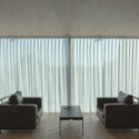 Office above the Pool / Modulito Estudio + atelier industrial - Interior Photography, Offices