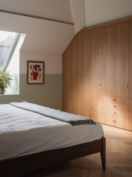 Pyramid House / Khan Bonshek Pyramid House / Khan Bonshek - Interior Photography, Bedroom, Wood, Bed, Lighting