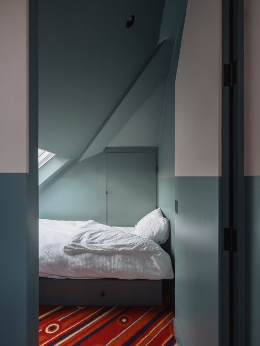 Pyramid House / Khan Bonshek Pyramid House / Khan Bonshek - Interior Photography, Bedroom, Wood, Lighting, Bed