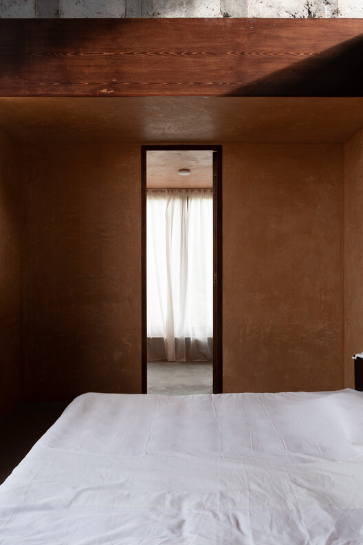 Tales of Saru / Studio for Architecture and Regional Urbanism Tales of Saru / Studio for Architecture and Regional Urbanism - Interior Photography, Bedroom, Wood, Bed