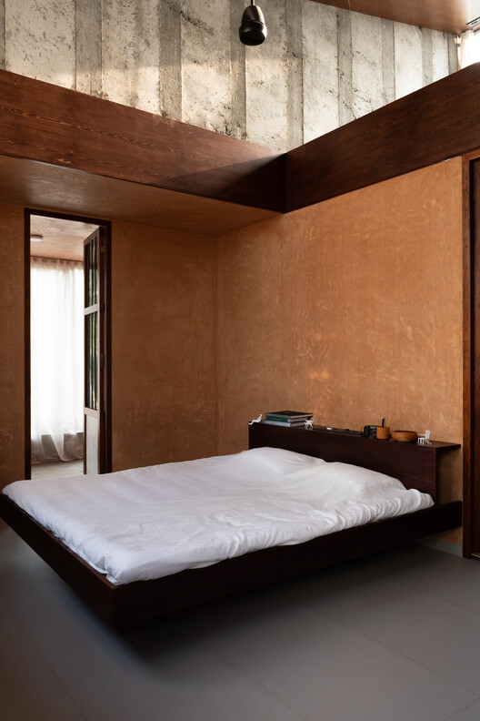 Tales of Saru / Studio for Architecture and Regional Urbanism Tales of Saru / Studio for Architecture and Regional Urbanism - Interior Photography, Bedroom, Wood, Bed, Lighting