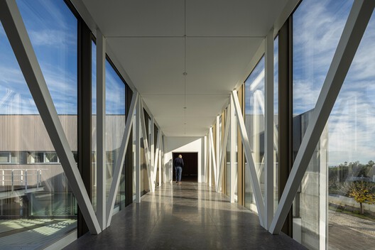 New PRF Headquarters Building / Impare Arquitectura New PRF Headquarters Building / Impare Arquitectura - Image 16 of 45