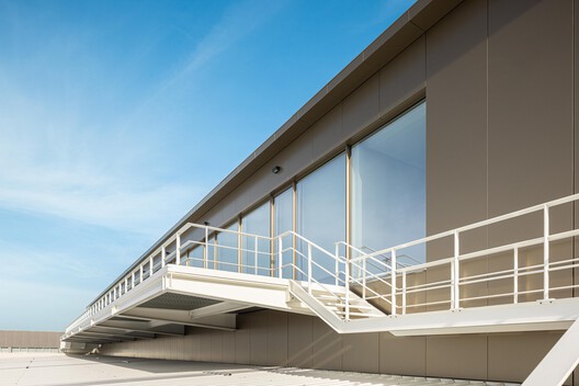 New PRF Headquarters Building / Impare Arquitectura New PRF Headquarters Building / Impare Arquitectura - Image 14 of 45
