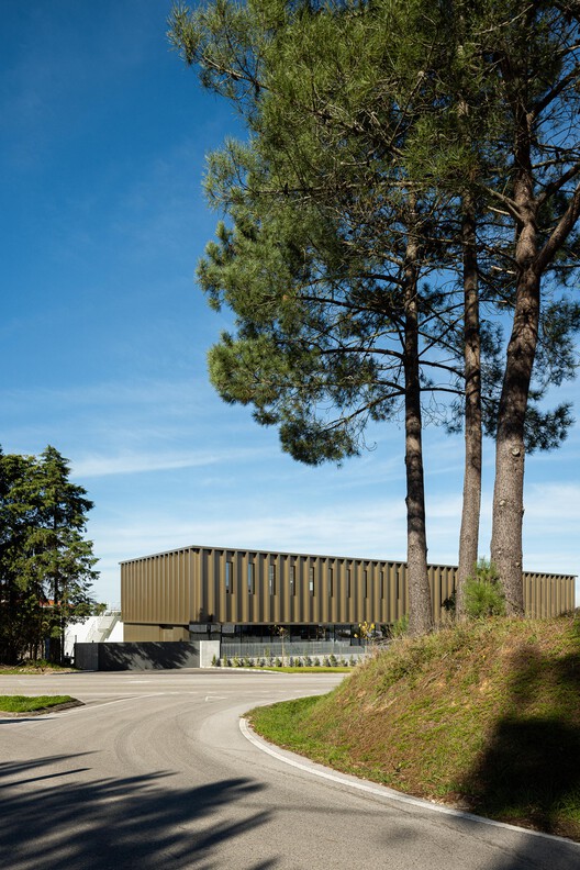 New PRF Headquarters Building / Impare Arquitectura New PRF Headquarters Building / Impare Arquitectura - Image 7 of 45