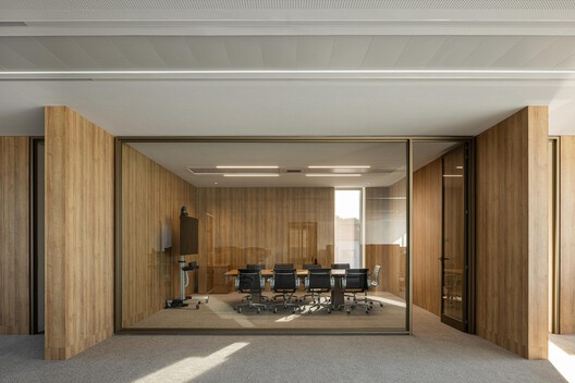 New PRF Headquarters Building / Impare Arquitectura New PRF Headquarters Building / Impare Arquitectura - Image 31 of 45