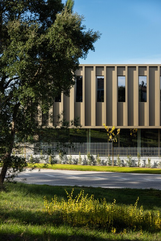 New PRF Headquarters Building / Impare Arquitectura New PRF Headquarters Building / Impare Arquitectura - Exterior Photography