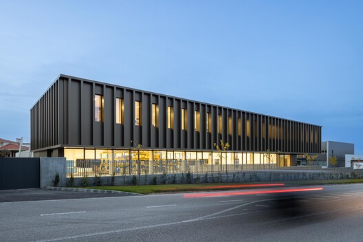 New PRF Headquarters Building / Impare Arquitectura New PRF Headquarters Building / Impare Arquitectura - Exterior Photography