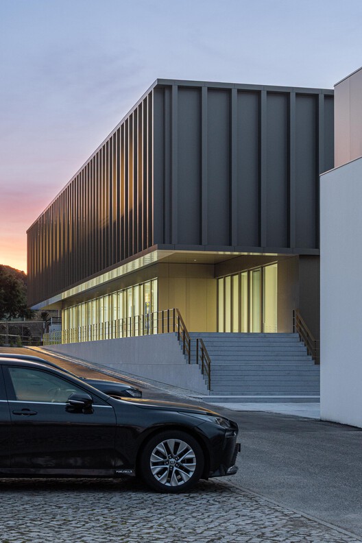 New PRF Headquarters Building / Impare Arquitectura New PRF Headquarters Building / Impare Arquitectura - Exterior Photography