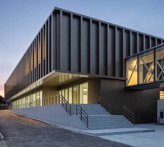 New PRF Headquarters Building / Impare Arquitectura New PRF Headquarters Building / Impare Arquitectura - Exterior Photography