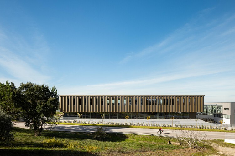 Novo Edifício / Impare Arquitectura - Mais Imagens