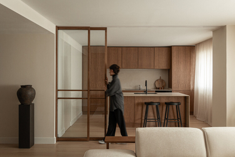 Santa Engracia 143 / ERENTIA - Fotografía interior, Cocina, Madera, Sillas
