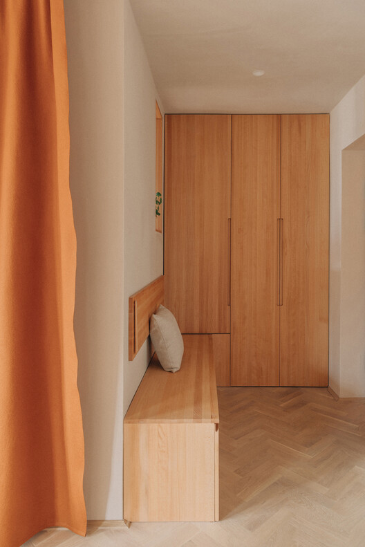 Zemlja Earth Apartment / Projekt V Arhitektura Zemlja Earth Apartment / Projekt V Arhitektura - Interior Photography, Wood, Door, Closet