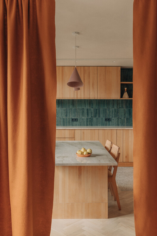 Zemlja Earth Apartment / Projekt V Arhitektura Zemlja Earth Apartment / Projekt V Arhitektura - Interior Photography, Kitchen, Chair
