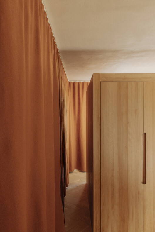 Zemlja Earth Apartment / Projekt V Arhitektura Zemlja Earth Apartment / Projekt V Arhitektura - Interior Photography, Wood, Bedroom