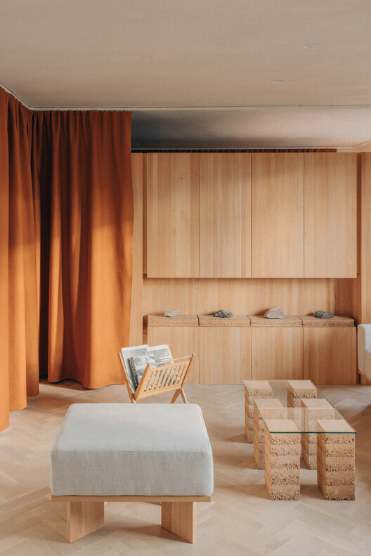 Zemlja Earth Apartment / Projekt V Arhitektura Zemlja Earth Apartment / Projekt V Arhitektura - Interior Photography, Bedroom, Wood