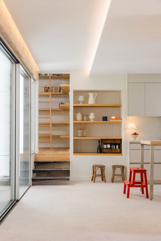 MG Houses / delavegacanolasso MG Houses / delavegacanolasso - Interior Photography, Shelving, Wood, Lighting