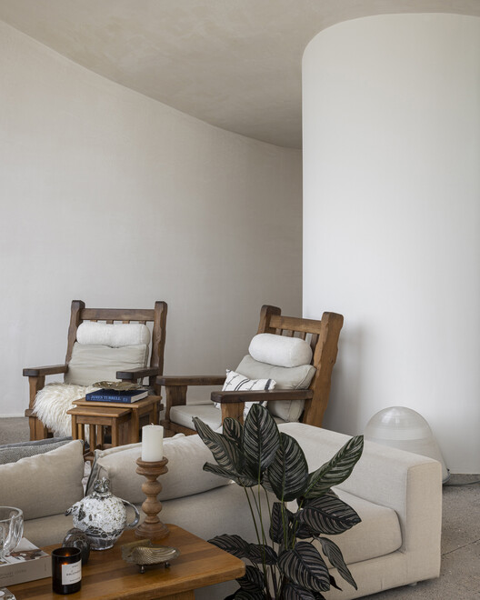 Villa Nouvelle Vague  / Magalie Munters™ Architecture - Interior Photography, Chair