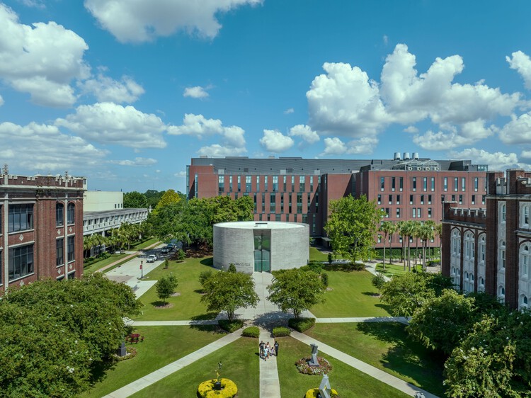 Loyola University Chapel / Trahan Architects - Exterior Photography, Garden, Courtyard