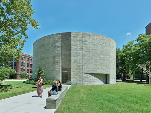Loyola University Chapel / Trahan Architects - Exterior Photography, Concrete