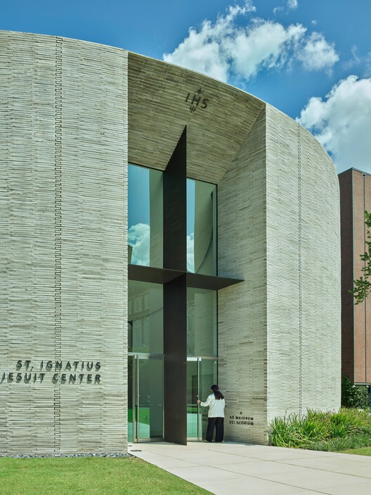 Loyola University Chapel / Trahan Architects - Exterior Photography, Concrete