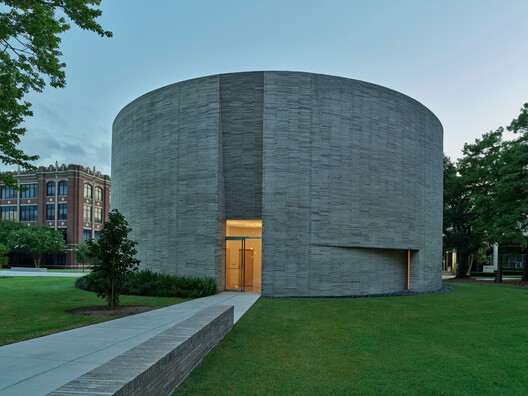Loyola University Chapel / Trahan Architects - Exterior Photography