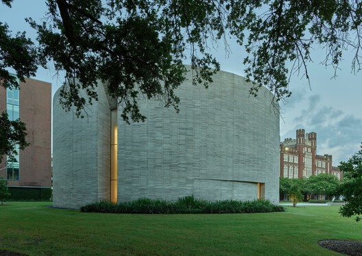 Loyola University Chapel / Trahan Architects - Exterior Photography