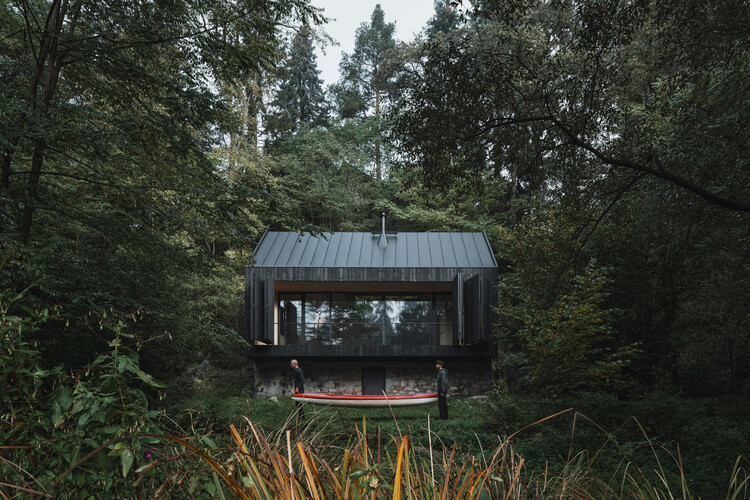 Between the Rock and the River / Mimosa architects - Houses