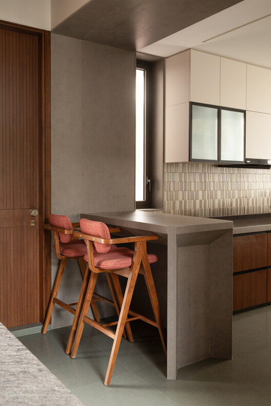 Veiled Void / ROOMOOR Veiled Void / ROOMOOR - Interior Photography, Kitchen, Wood, Chair, Countertop
